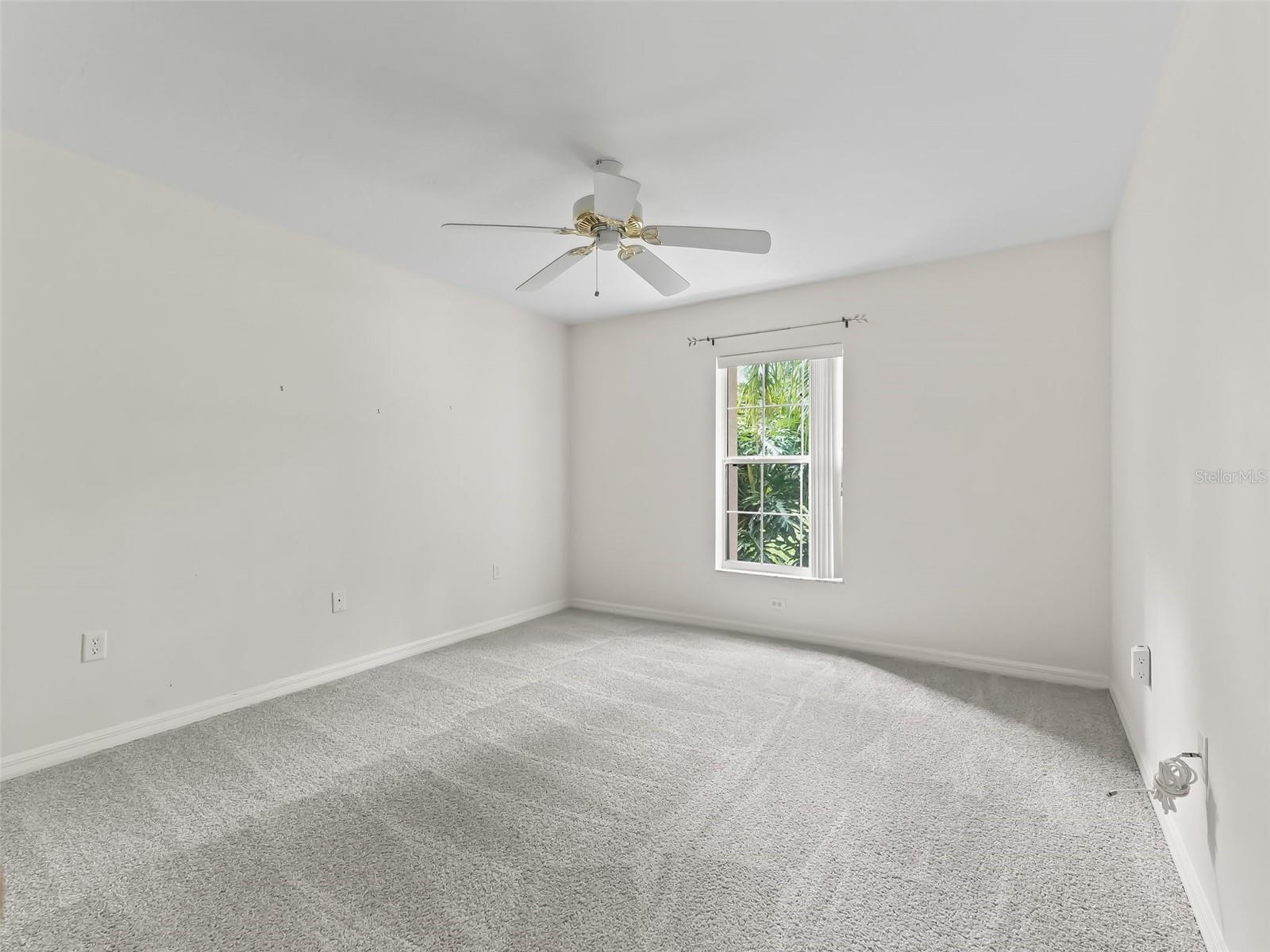 2541 LAKE GRIFFIN RD, LADY LAKE, FL, 32159