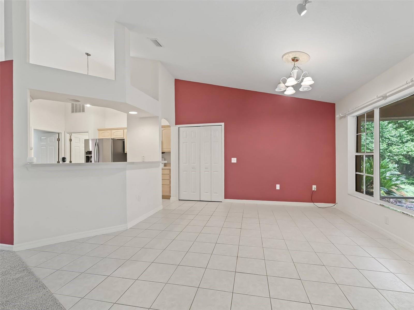 2541 LAKE GRIFFIN RD, LADY LAKE, FL, 32159