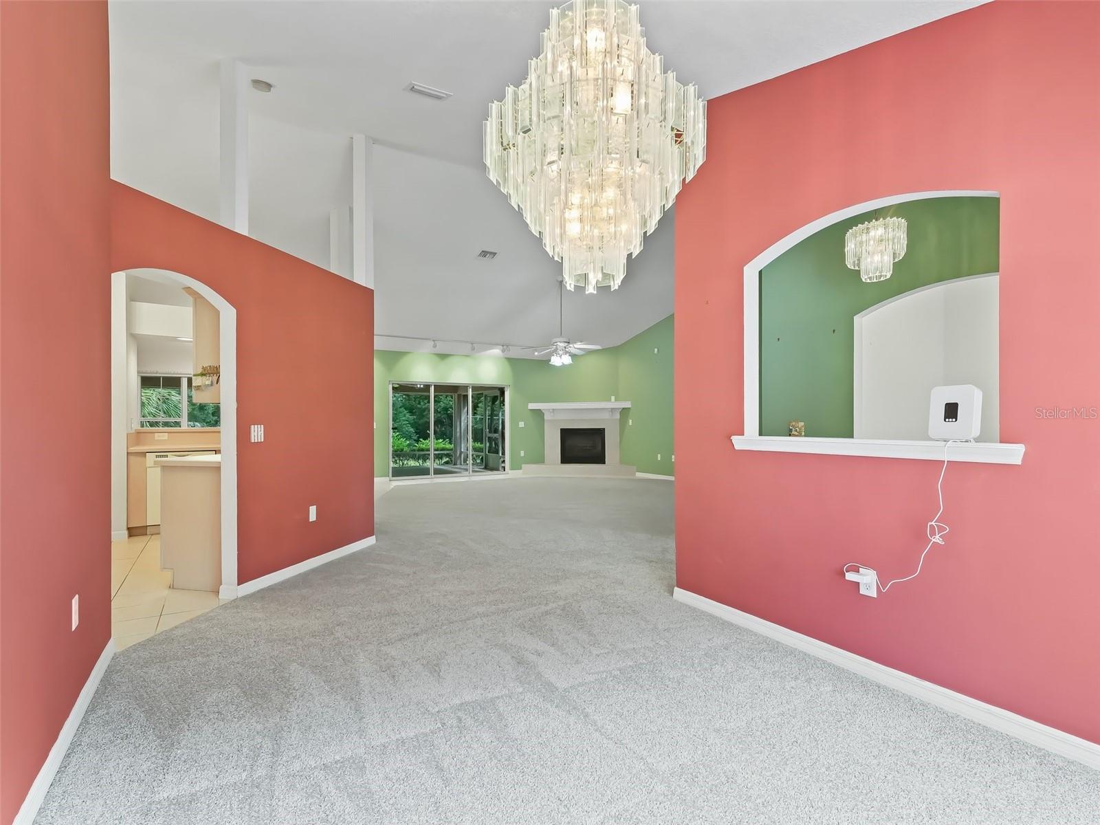 2541 LAKE GRIFFIN RD, LADY LAKE, FL, 32159