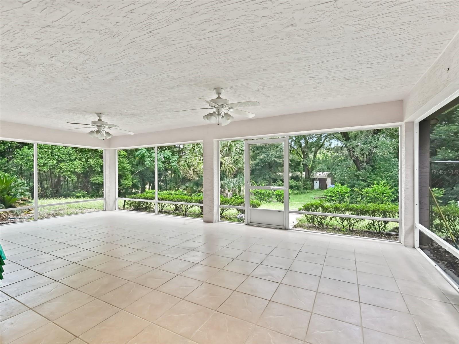 2541 LAKE GRIFFIN RD, LADY LAKE, FL, 32159