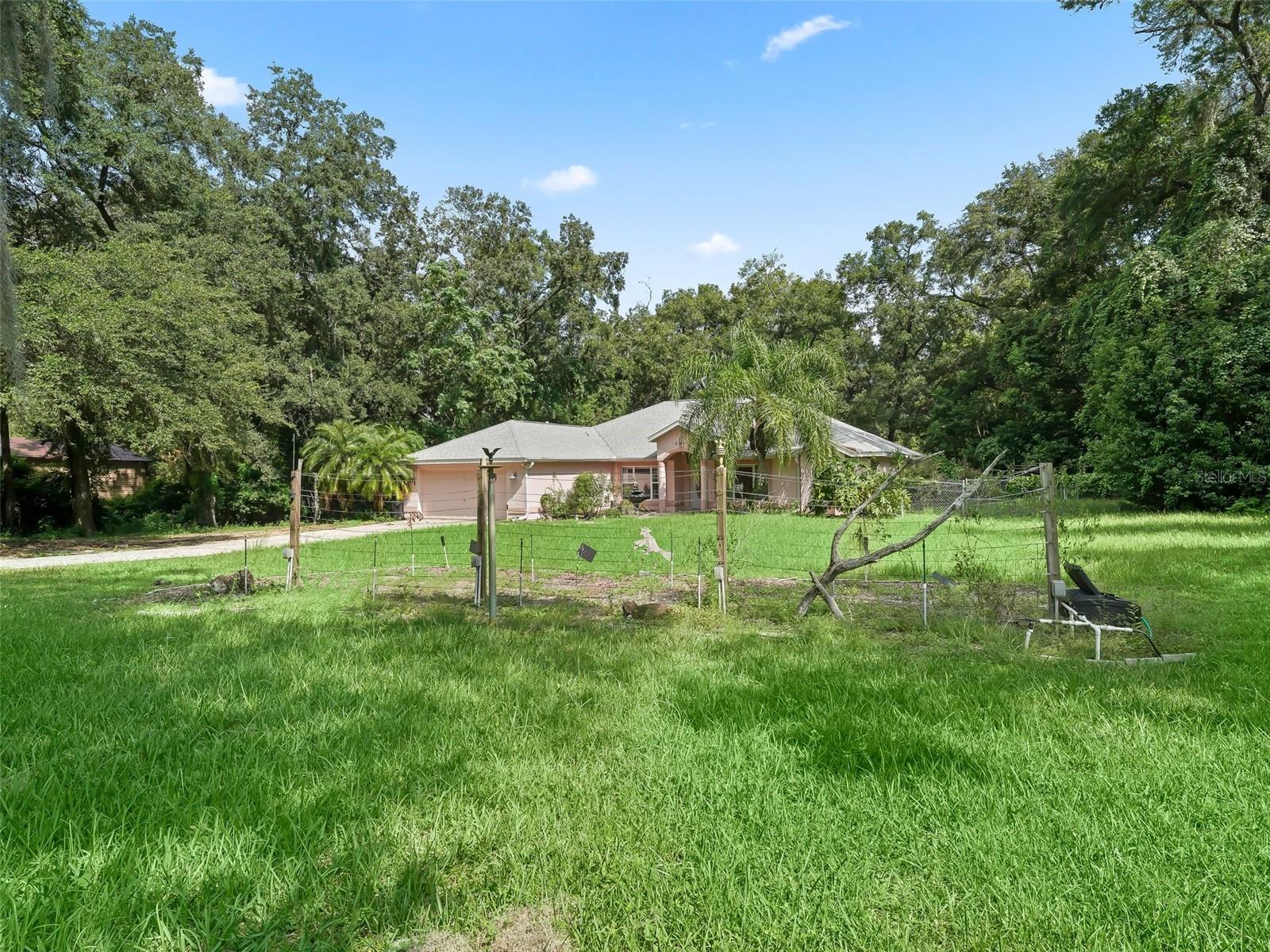 2541 LAKE GRIFFIN RD, LADY LAKE, FL, 32159