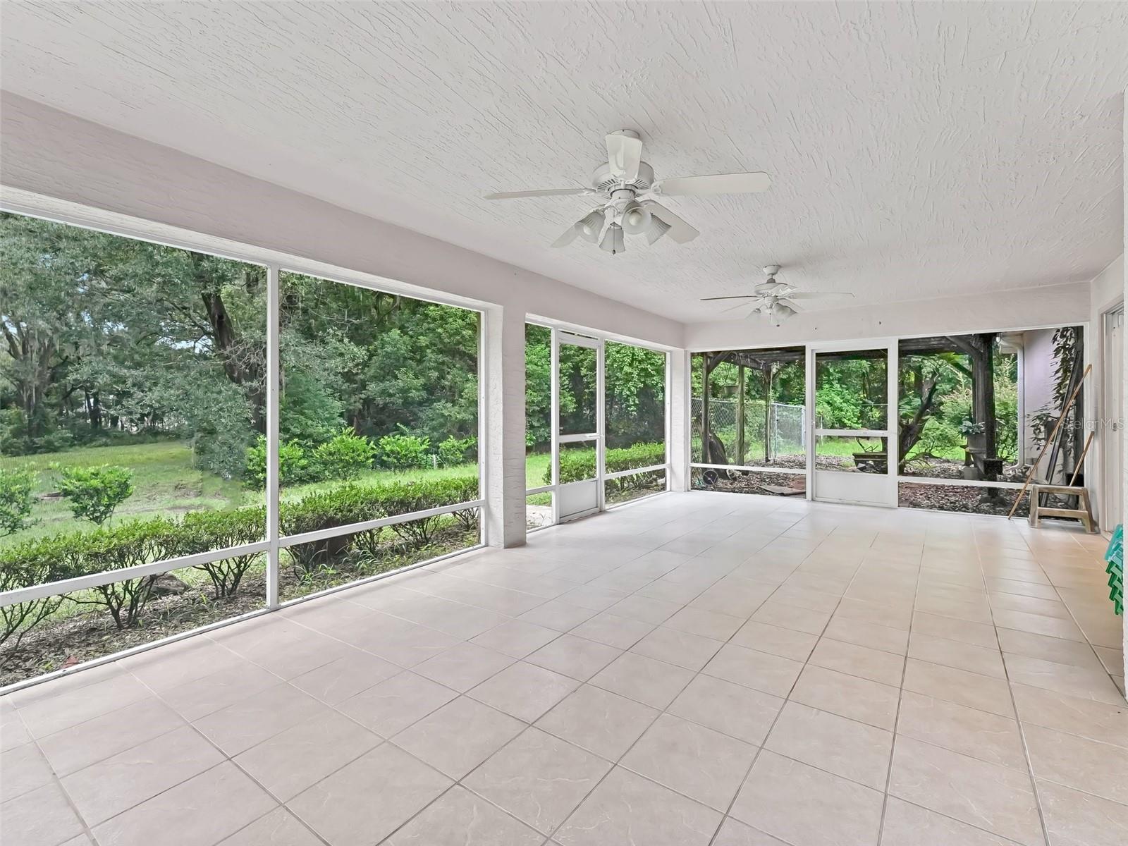 2541 LAKE GRIFFIN RD, LADY LAKE, FL, 32159