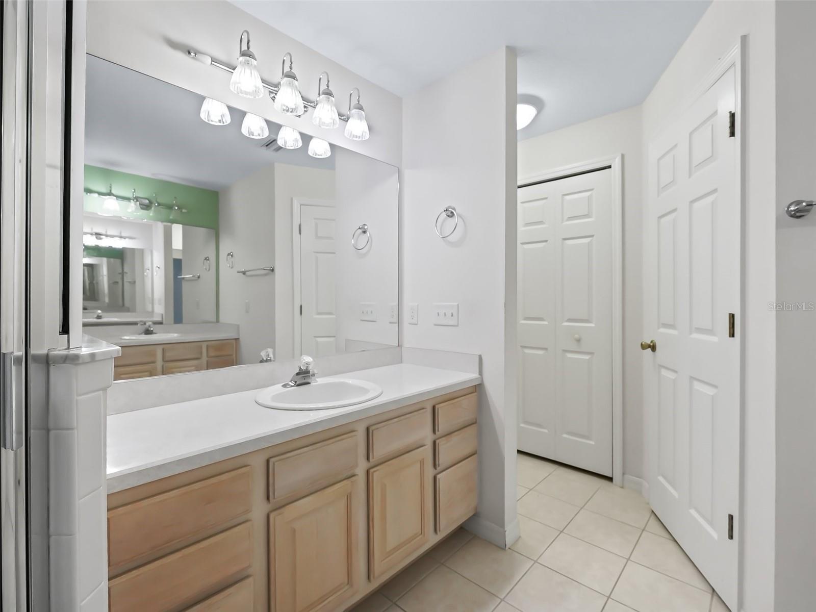 2541 LAKE GRIFFIN RD, LADY LAKE, FL, 32159