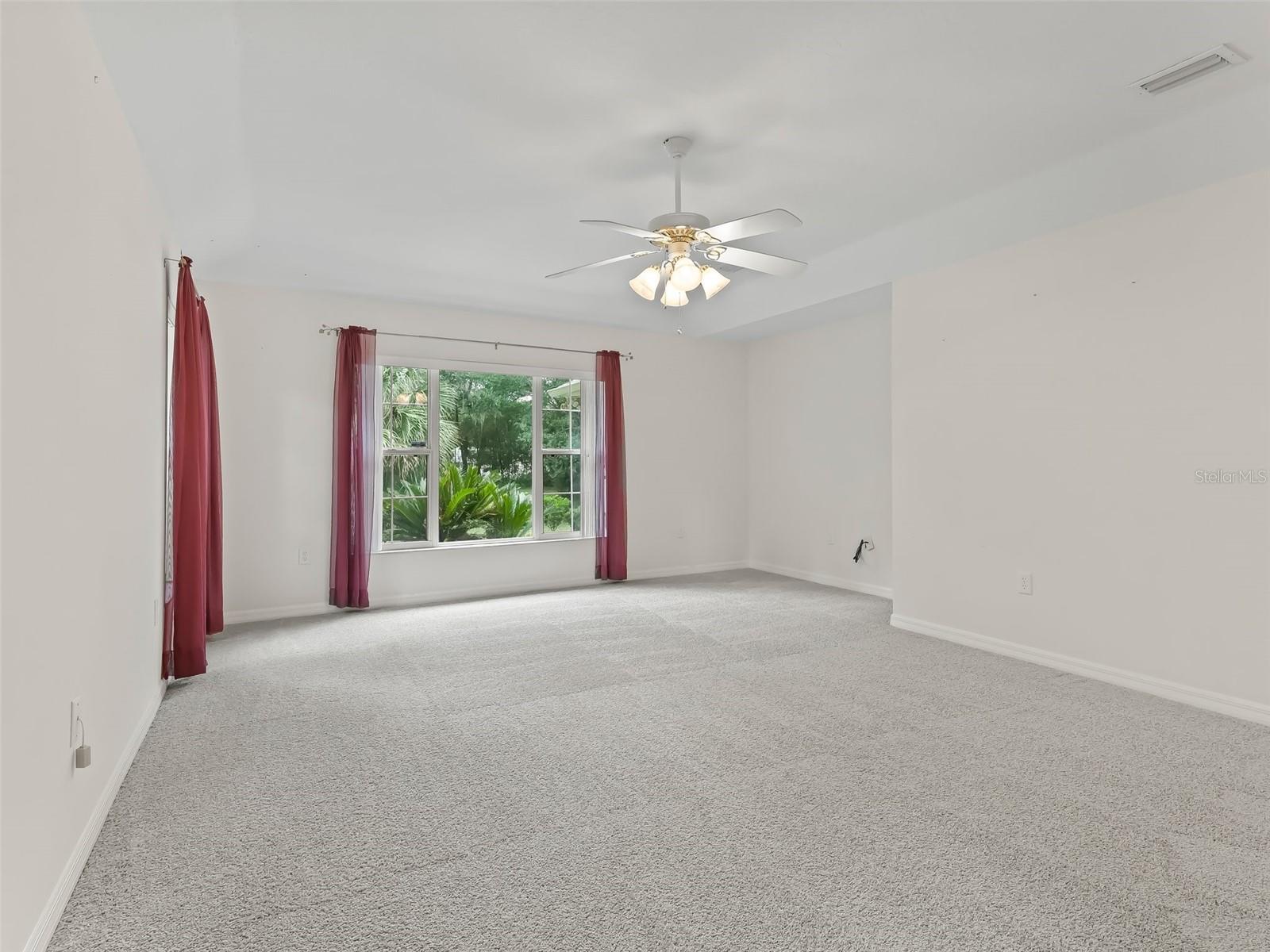 2541 LAKE GRIFFIN RD, LADY LAKE, FL, 32159
