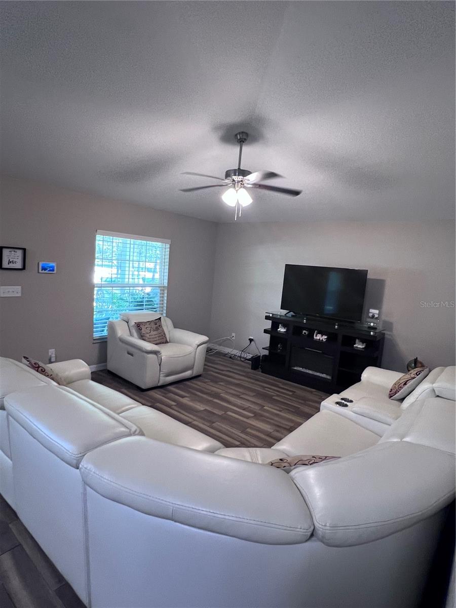 1609 LAKEVIEW, SEFFNER, FL, 33584