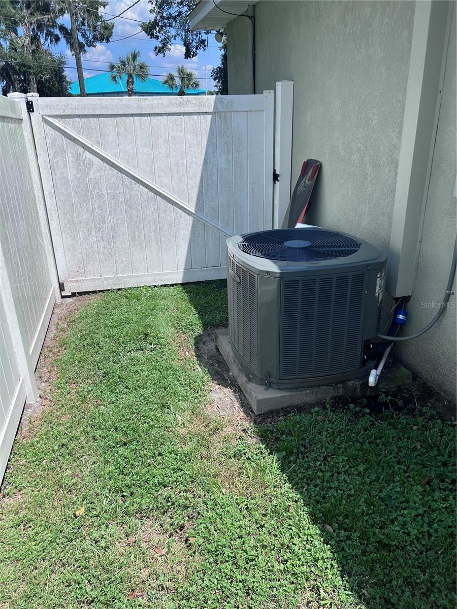 1609 LAKEVIEW, SEFFNER, FL, 33584