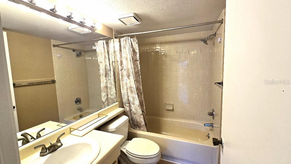 4025 ANGEL OAK CT #102, TAMPA, FL, 33613