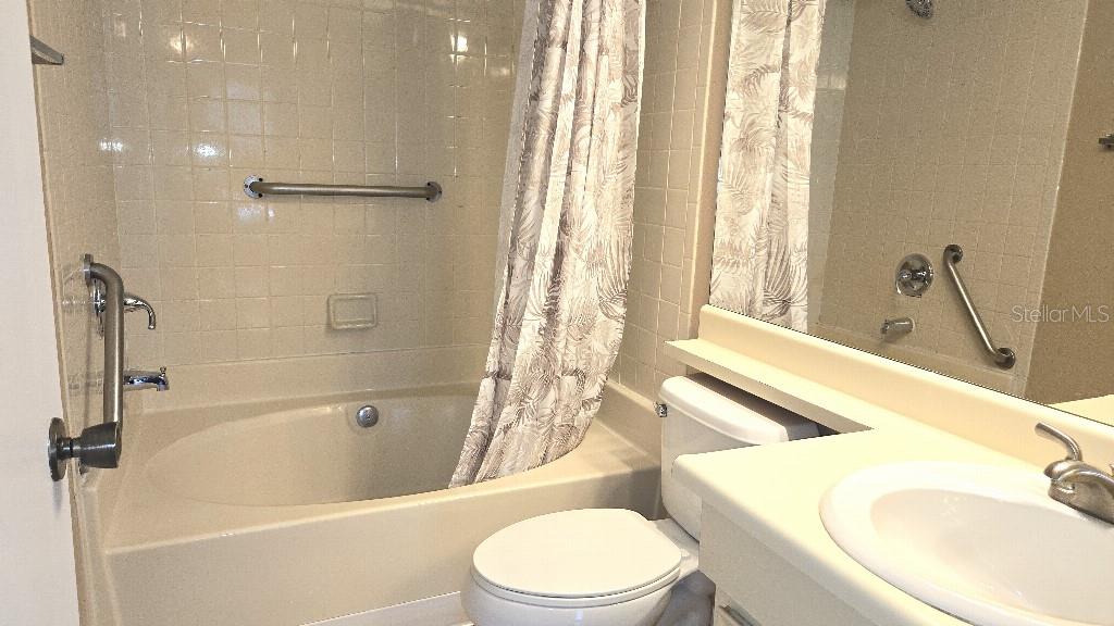 4025 ANGEL OAK CT #102, TAMPA, FL, 33613