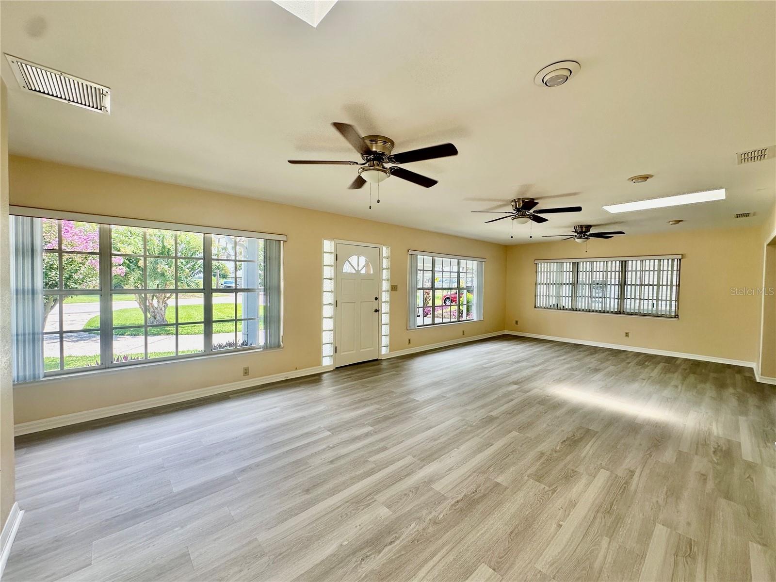 1663 W LAKE CANNON DR NW, WINTER HAVEN, FL, 33881