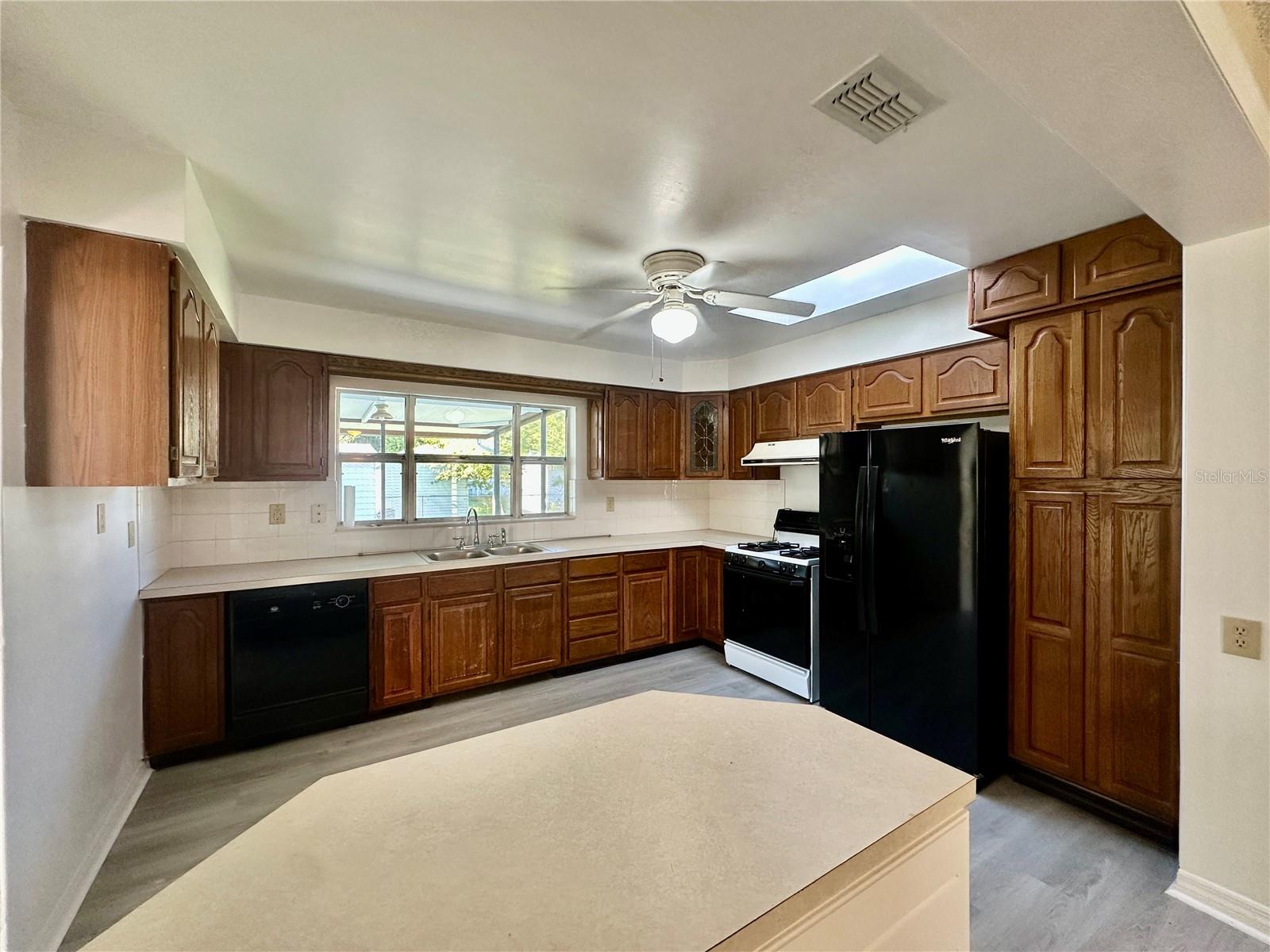 1663 W LAKE CANNON DR NW, WINTER HAVEN, FL, 33881