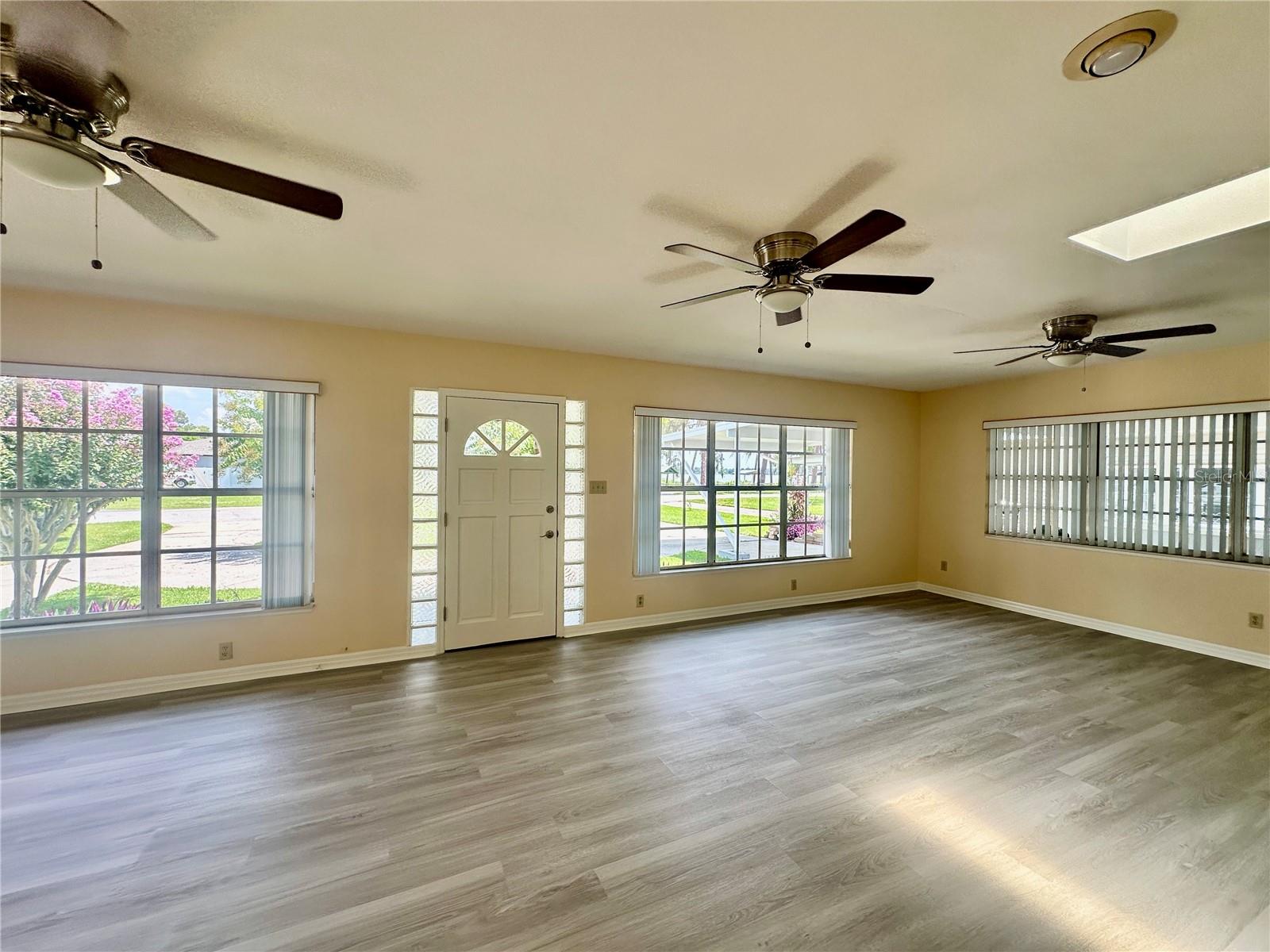 1663 W LAKE CANNON DR NW, WINTER HAVEN, FL, 33881