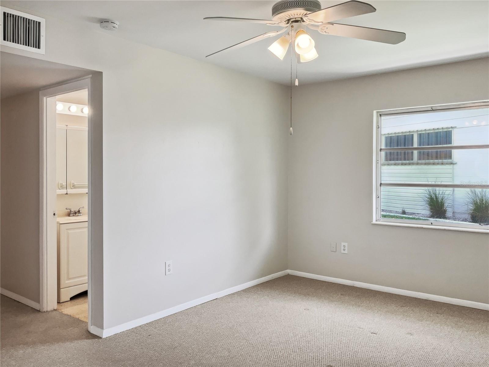 716 FOX HILLS DR, SUN CITY CENTER, FL, 33573