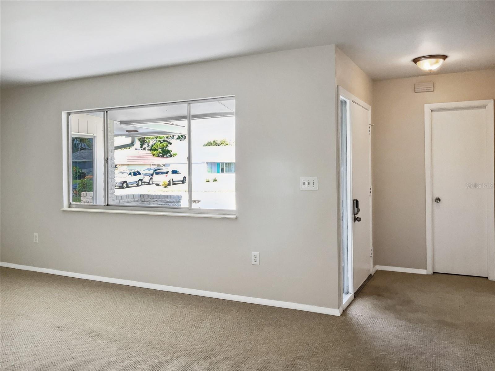 716 FOX HILLS DR, SUN CITY CENTER, FL, 33573