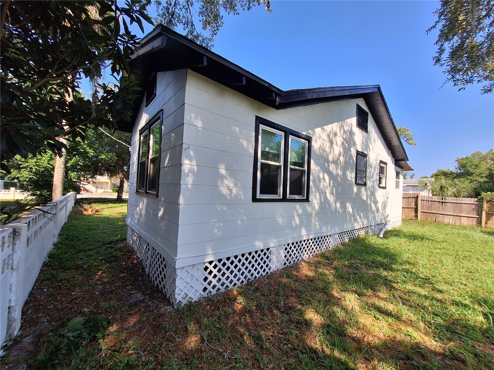 819 STATE AVE, DAYTONA BEACH, FL, 32117