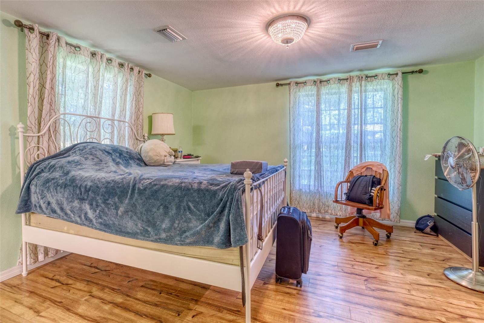37427 SOUTHSIDE DR, ZEPHYRHILLS, FL, 33541
