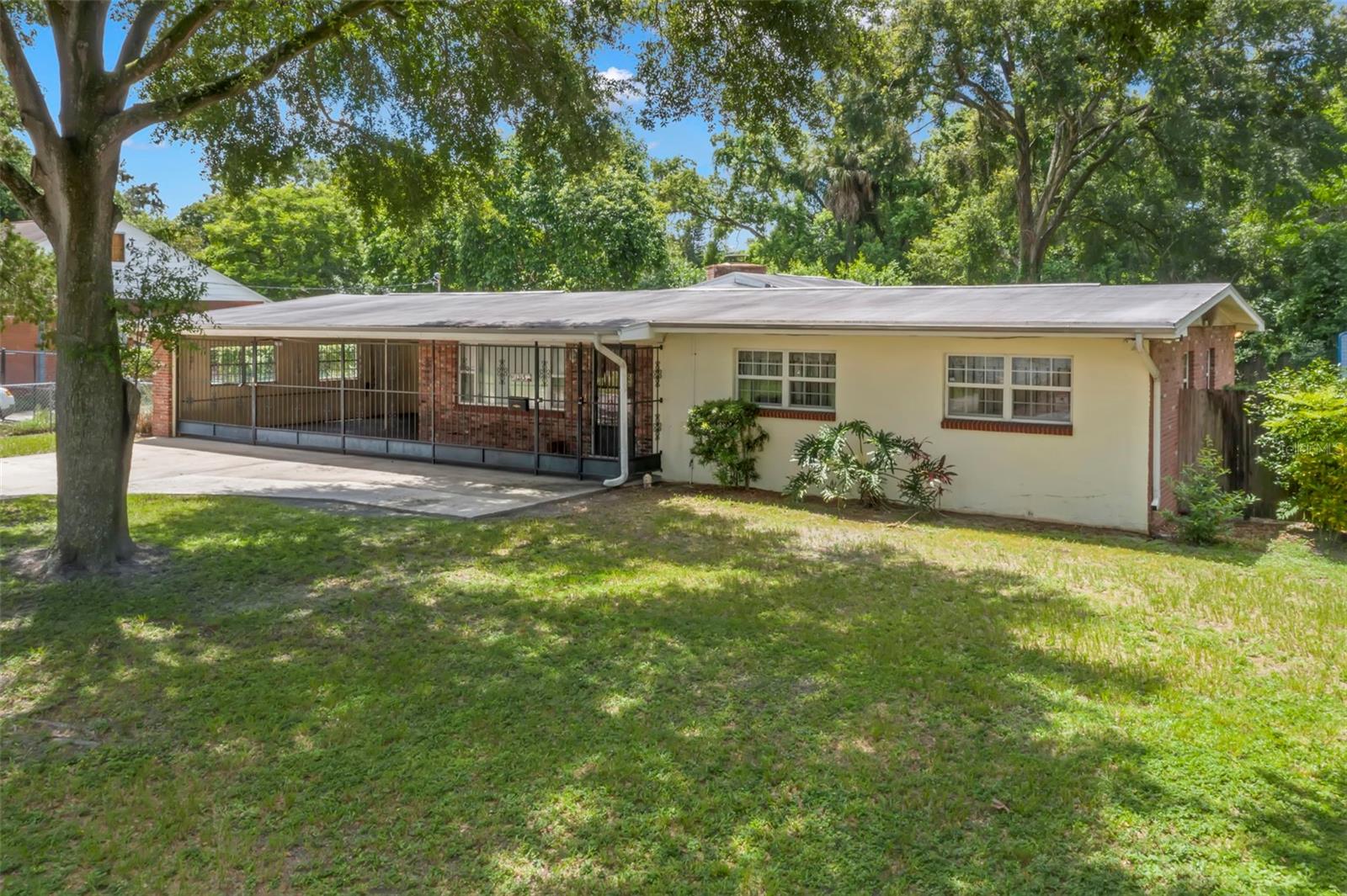 1213 E FRIERSON AVE, TAMPA, FL, 33603