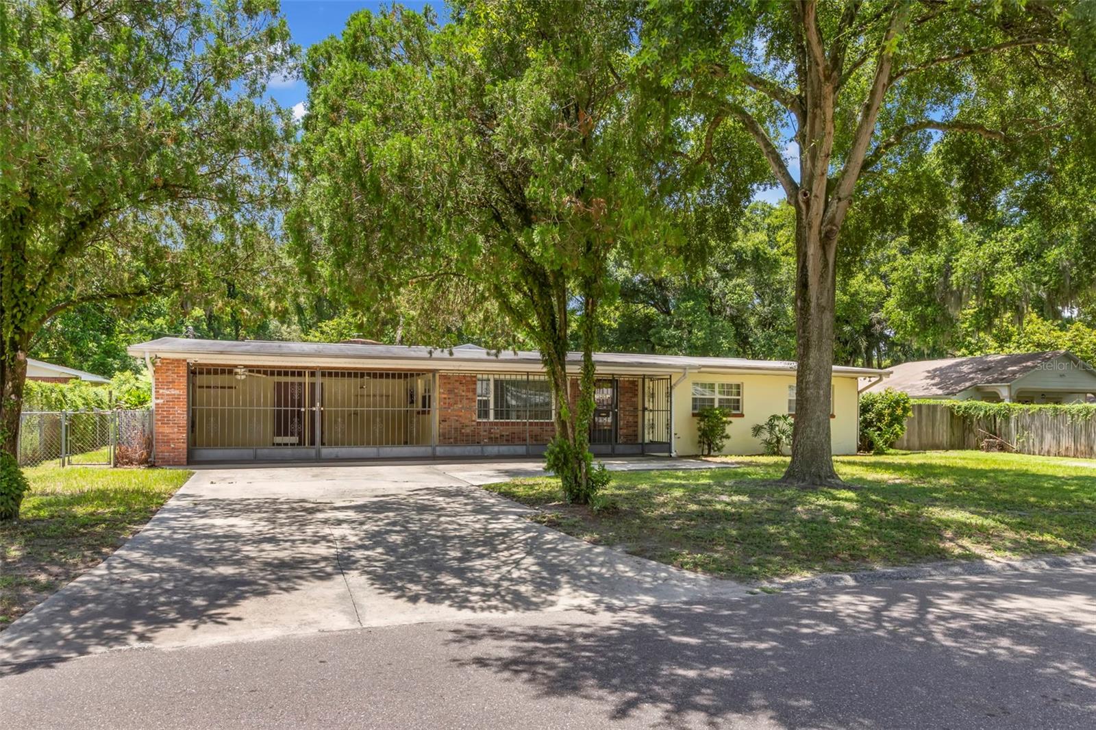 1213 E FRIERSON AVE, TAMPA, FL, 33603
