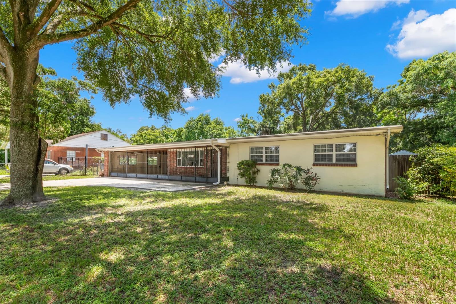 1213 E FRIERSON AVE, TAMPA, FL, 33603