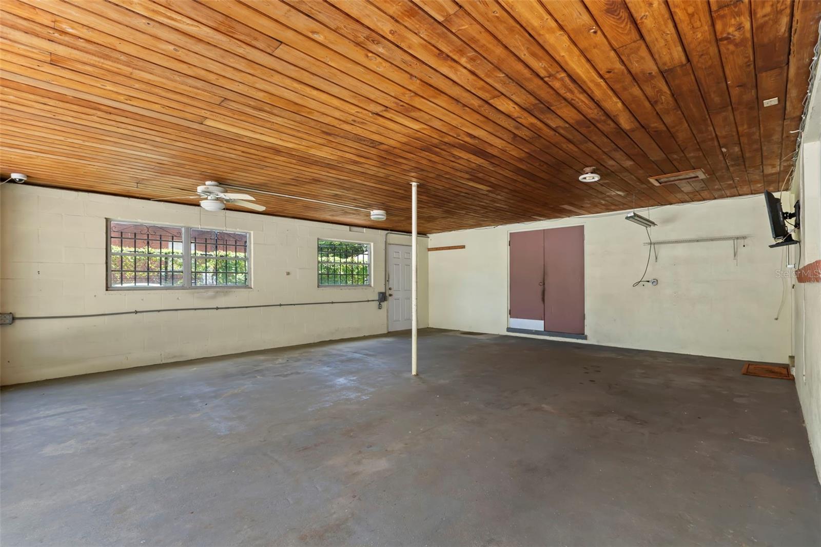 1213 E FRIERSON AVE, TAMPA, FL, 33603