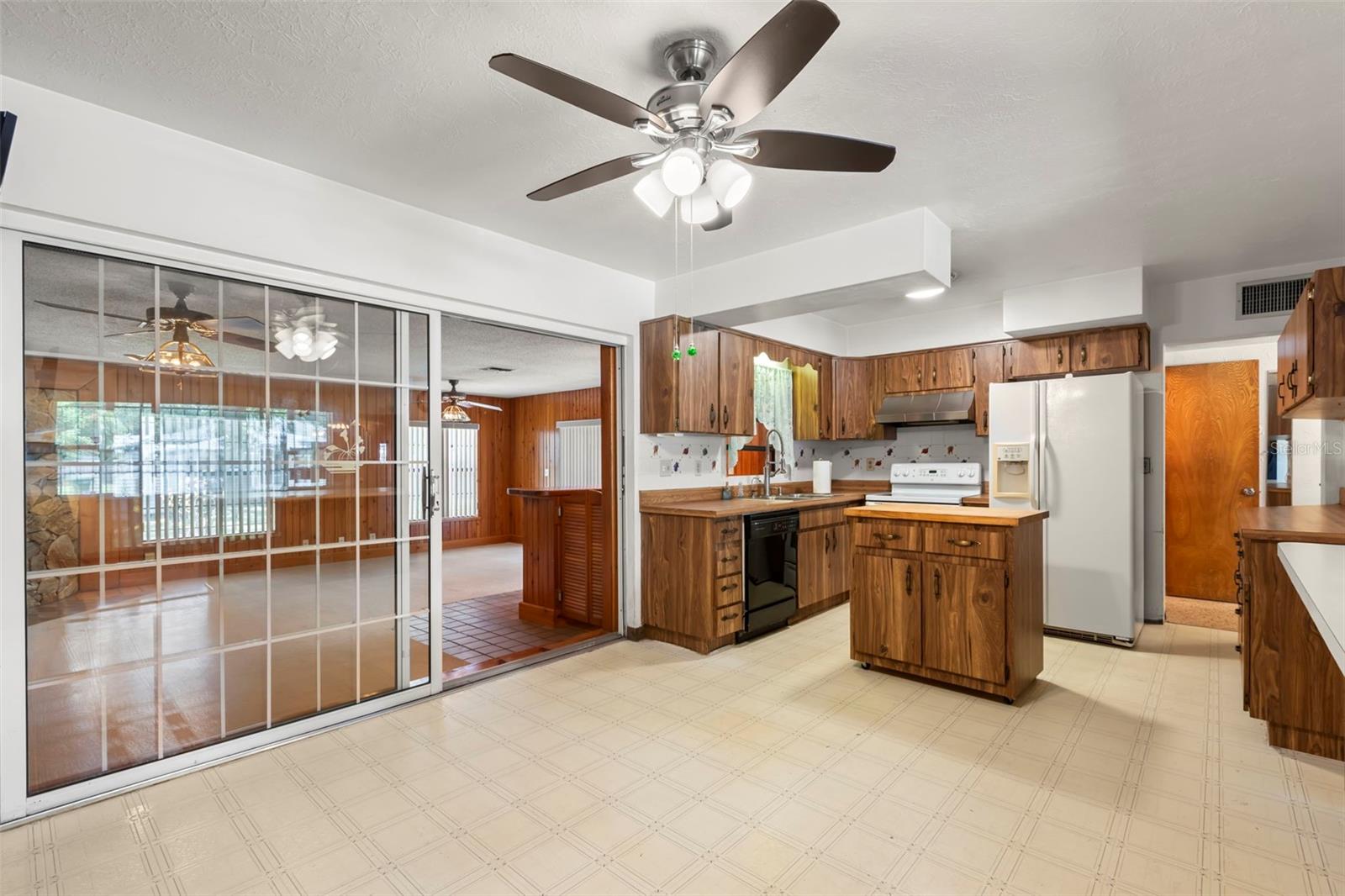 1213 E FRIERSON AVE, TAMPA, FL, 33603