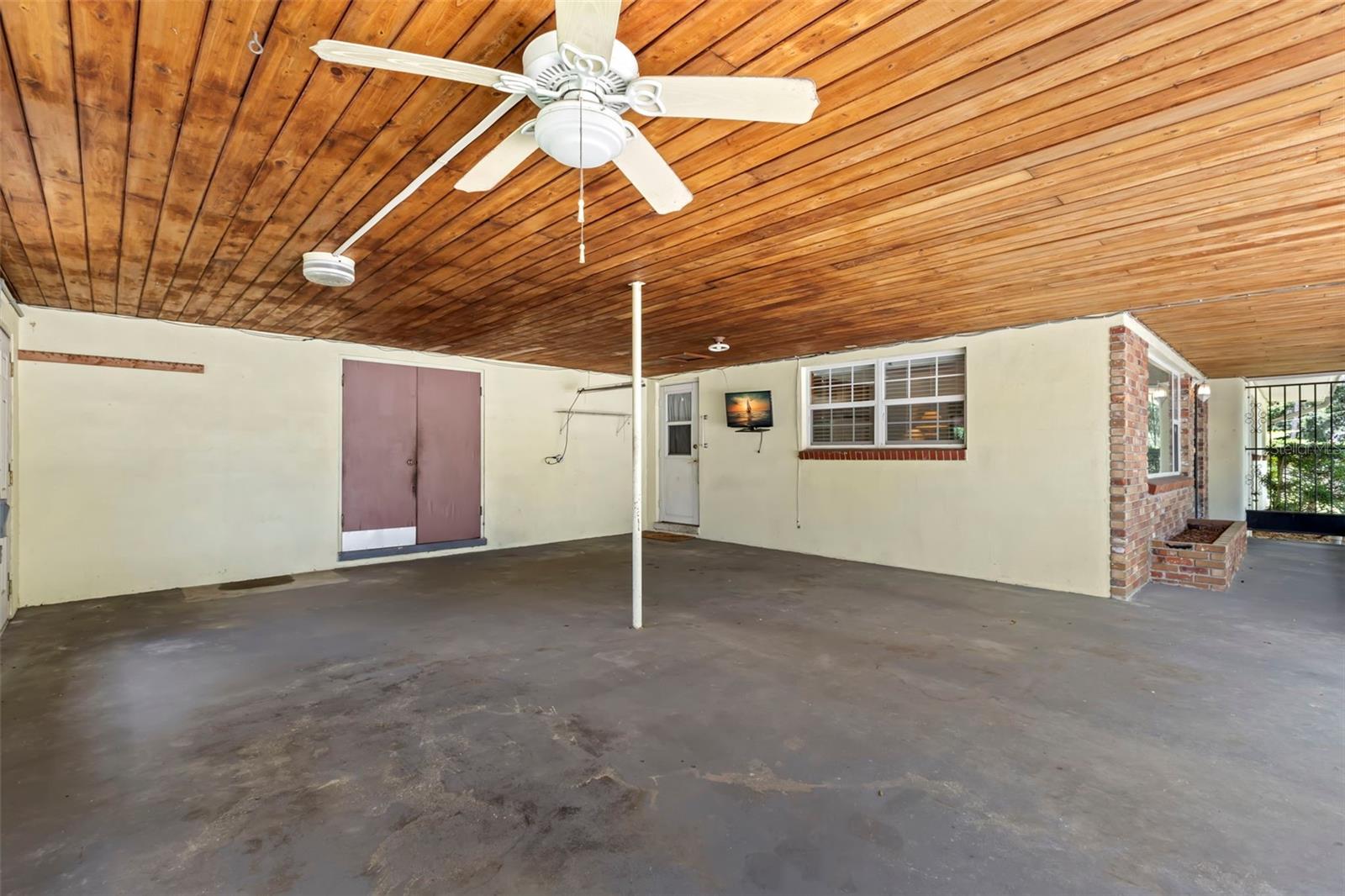 1213 E FRIERSON AVE, TAMPA, FL, 33603