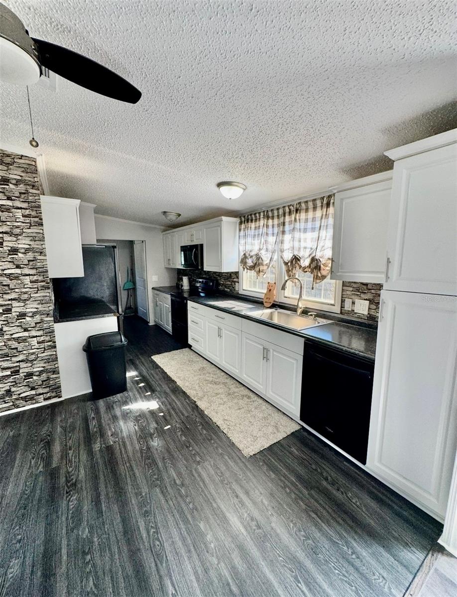 15594 NE 233RD PL, FORT MC COY, FL, 32134