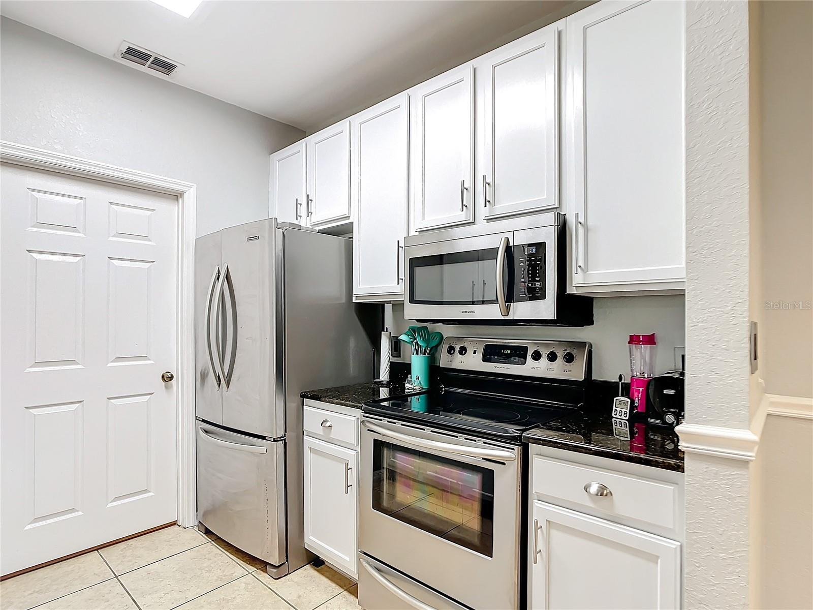 10123 COURTNEY PALMS BLVD #204, TAMPA, FL, 33619