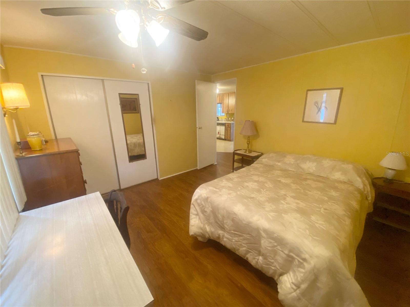 301 SHEERWOOD DR, LADY LAKE, FL, 32159