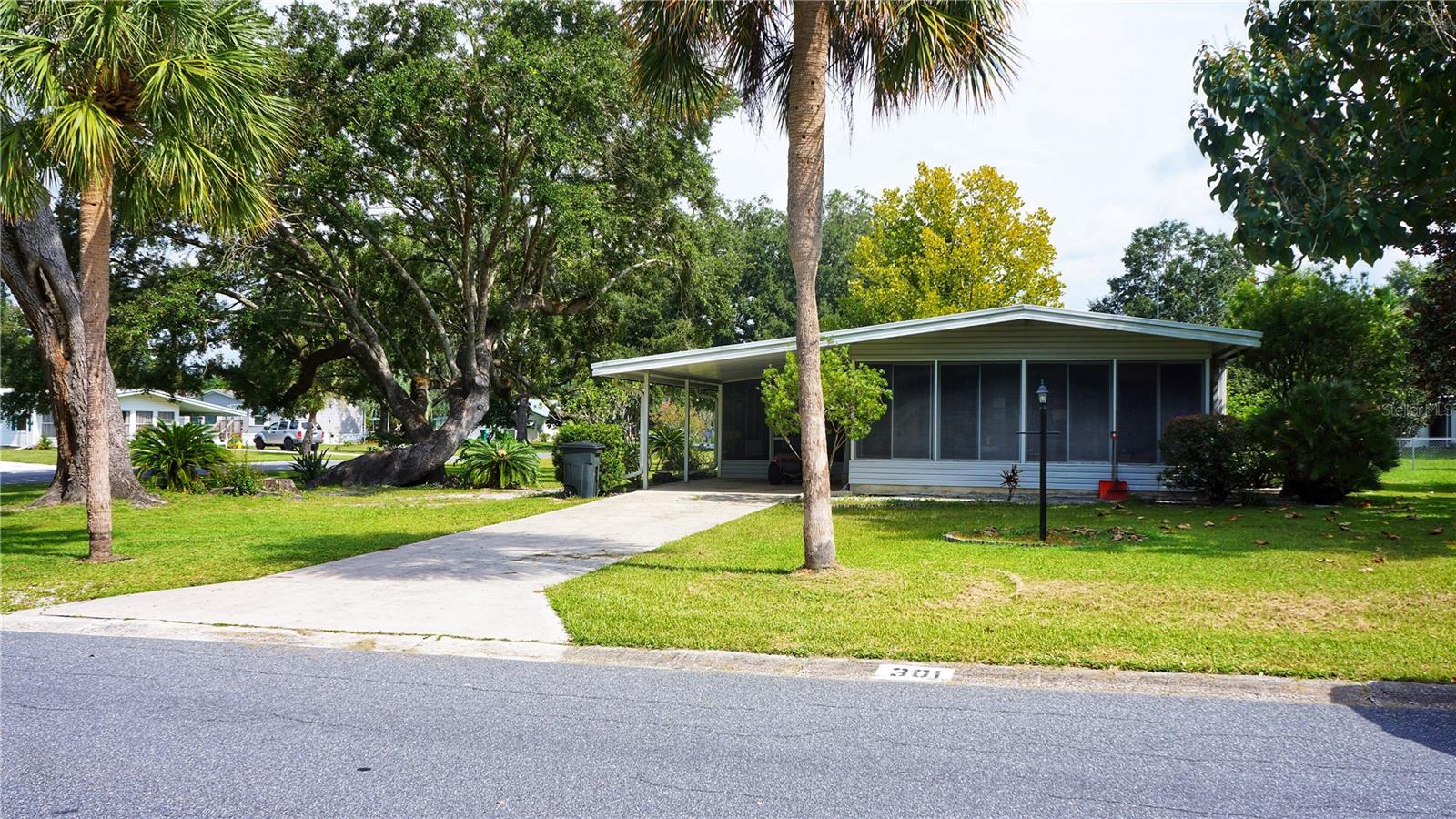 301 SHEERWOOD DR, LADY LAKE, FL, 32159