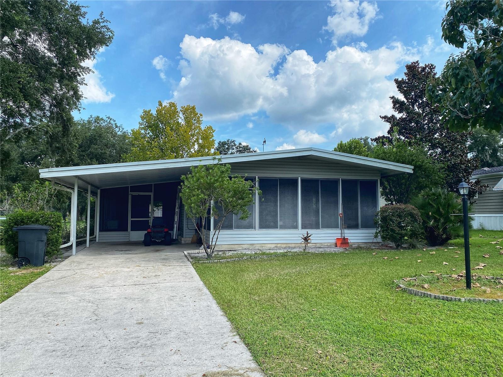 301 SHEERWOOD DR, LADY LAKE, FL, 32159