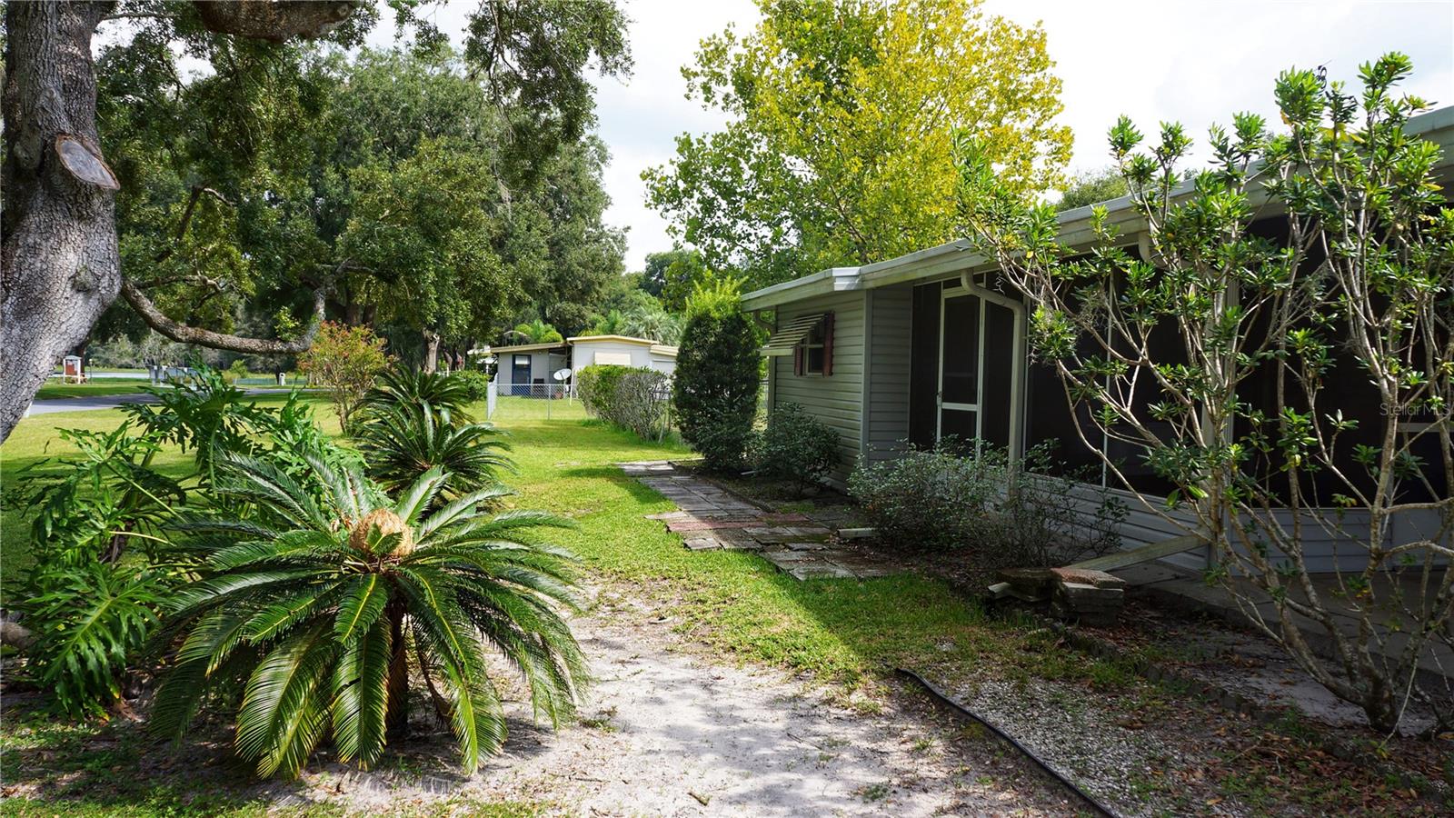 301 SHEERWOOD DR, LADY LAKE, FL, 32159