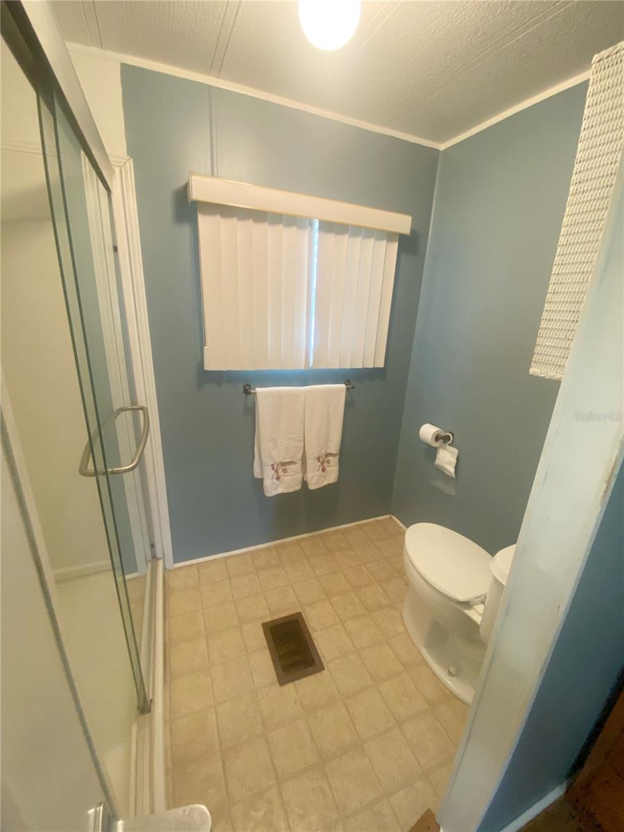 301 SHEERWOOD DR, LADY LAKE, FL, 32159