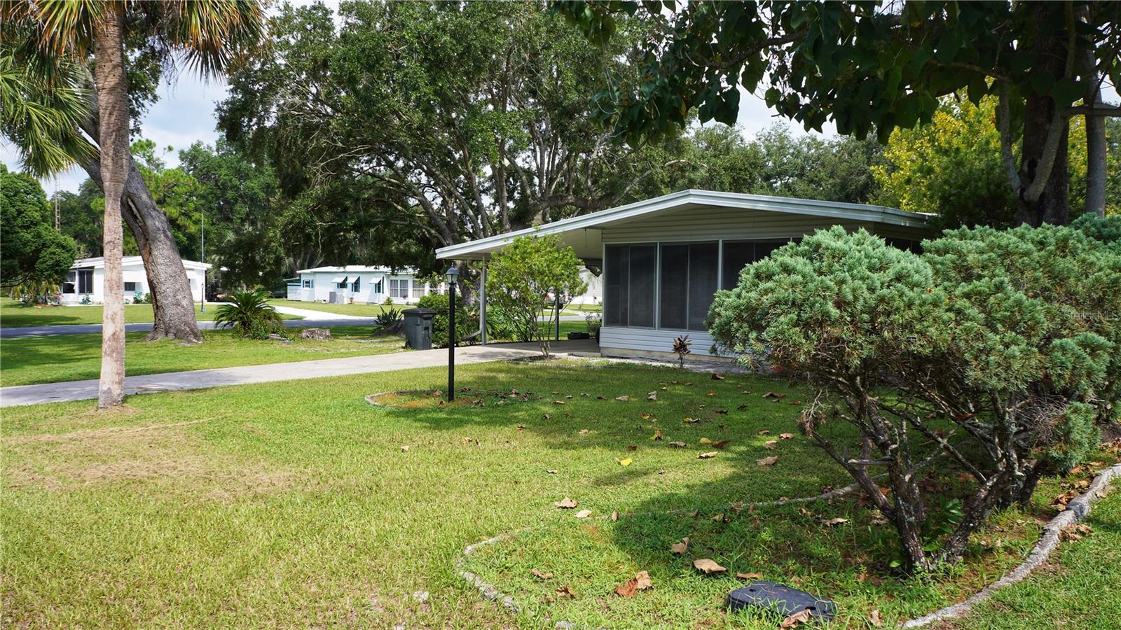 301 SHEERWOOD DR, LADY LAKE, FL, 32159