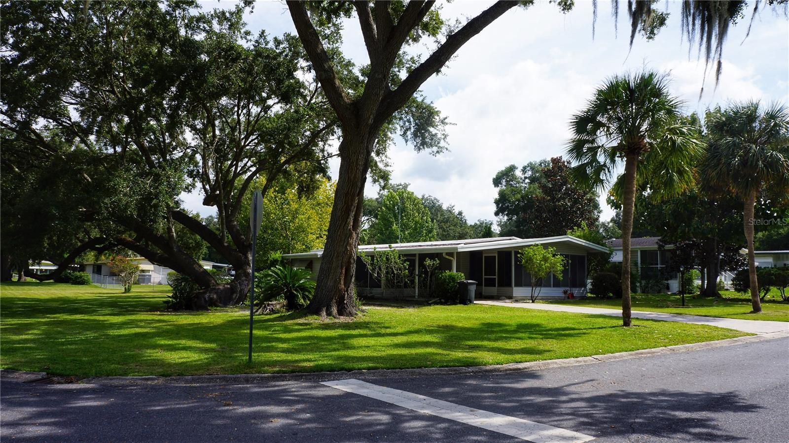 301 SHEERWOOD DR, LADY LAKE, FL, 32159