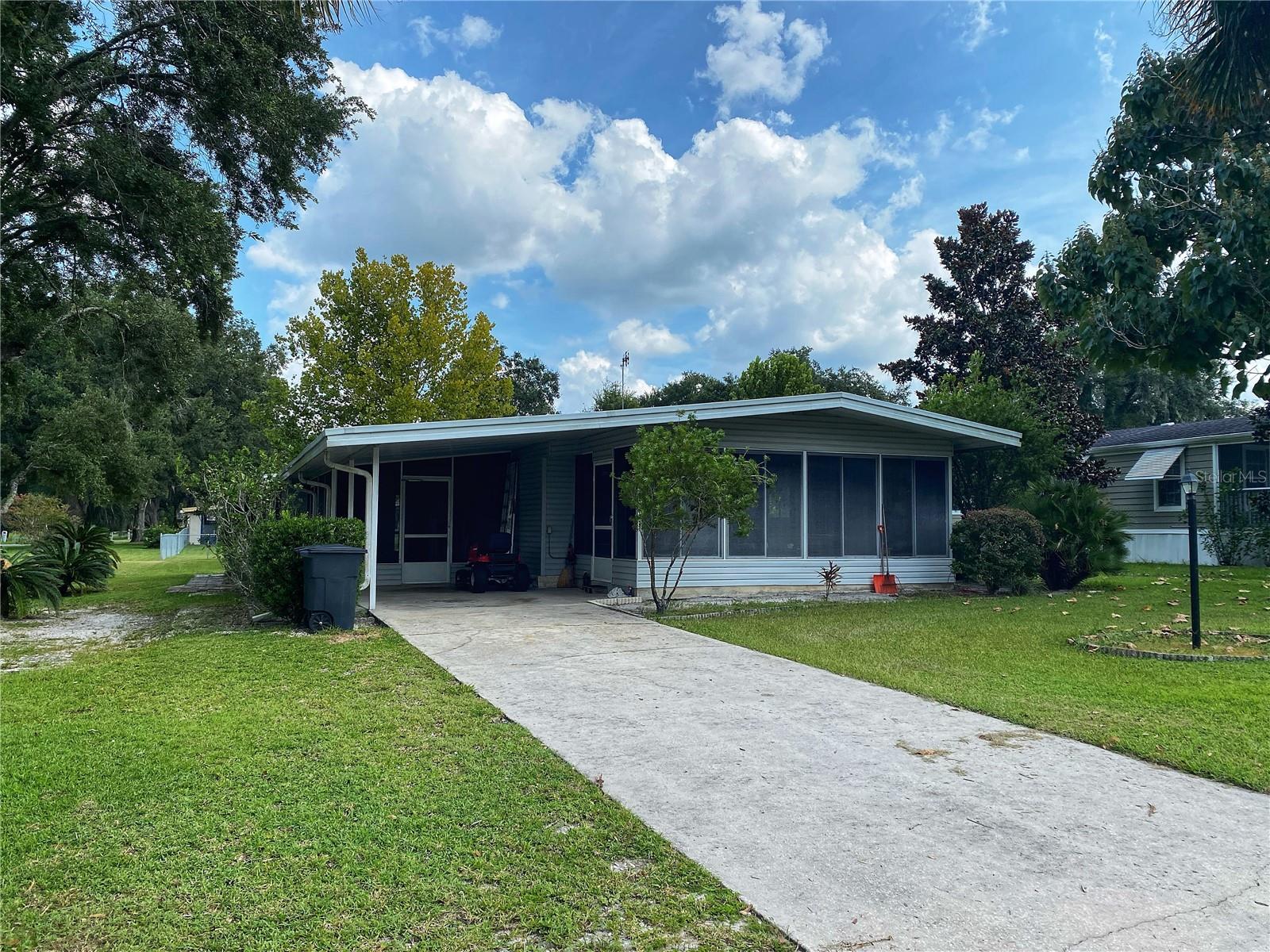 301 SHEERWOOD DR, LADY LAKE, FL, 32159