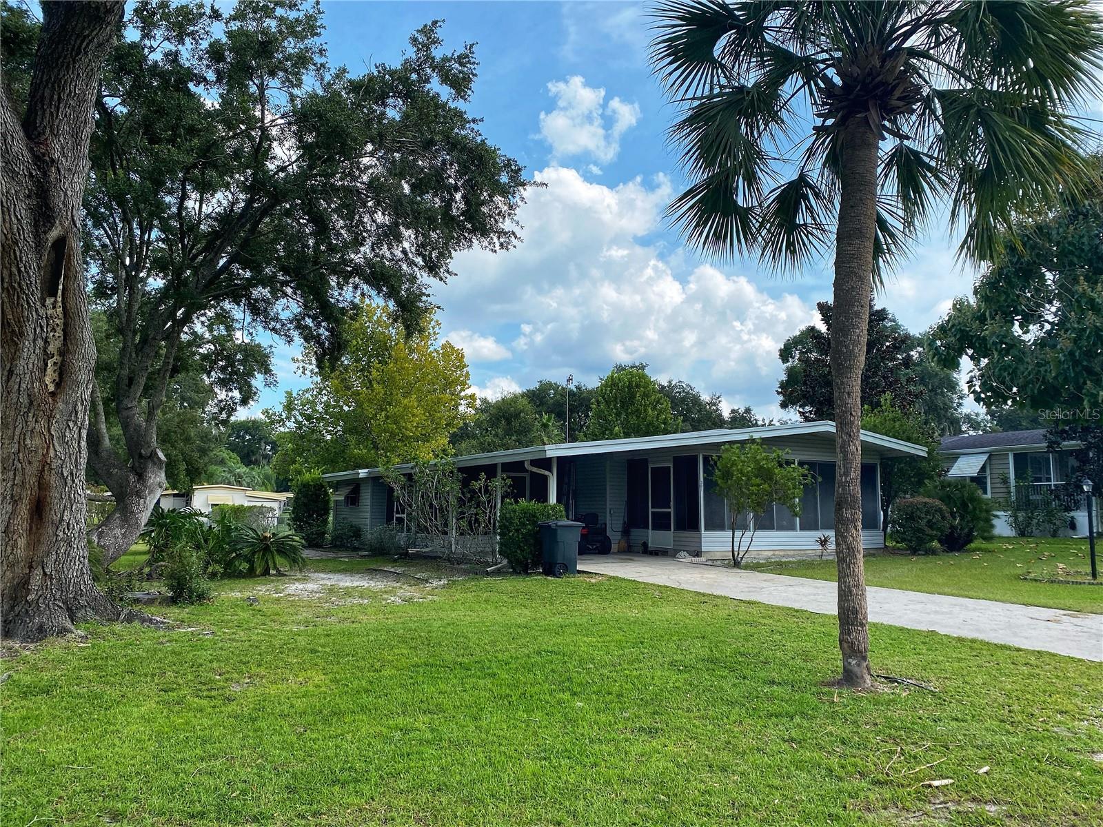 301 SHEERWOOD DR, LADY LAKE, FL, 32159