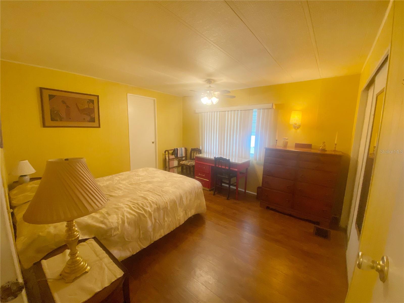 301 SHEERWOOD DR, LADY LAKE, FL, 32159