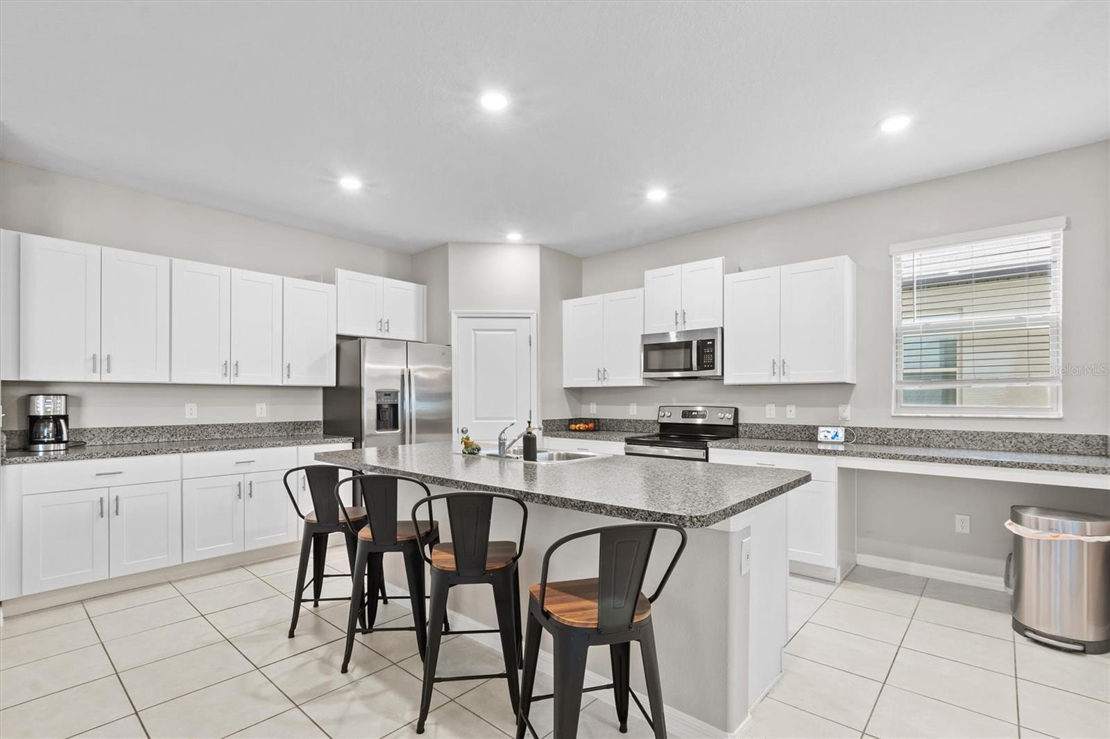 9681 FLOURISH DR, LAND O LAKES, FL, 34637