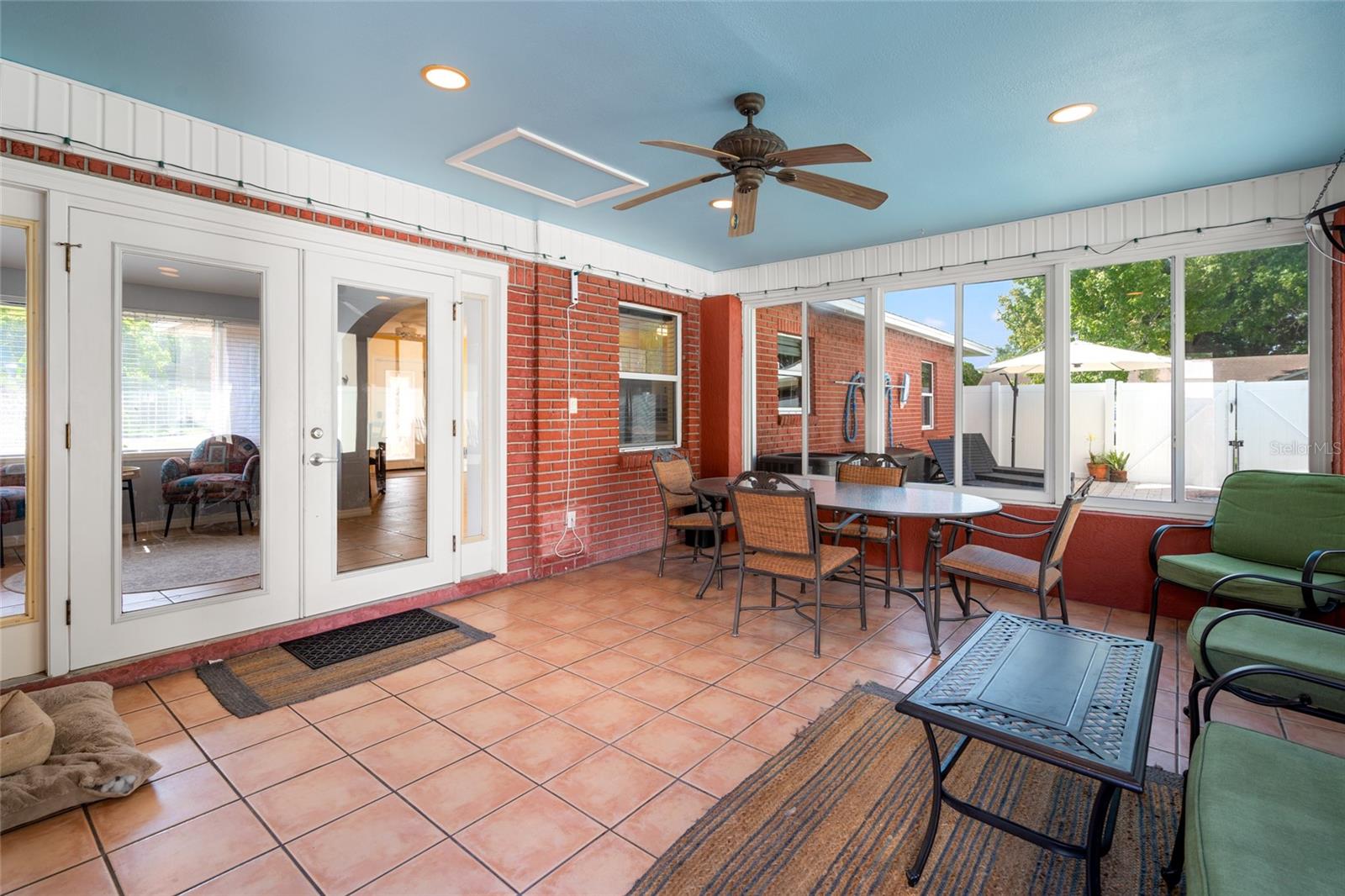 3625 W TAMPA CIR, TAMPA, FL, 33629