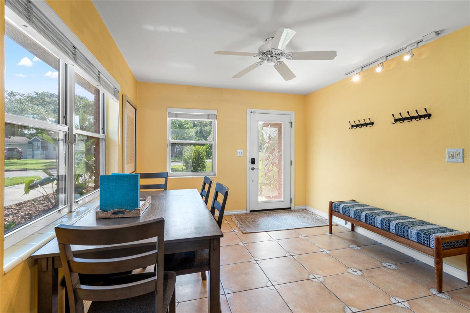 3625 W TAMPA CIR, TAMPA, FL, 33629