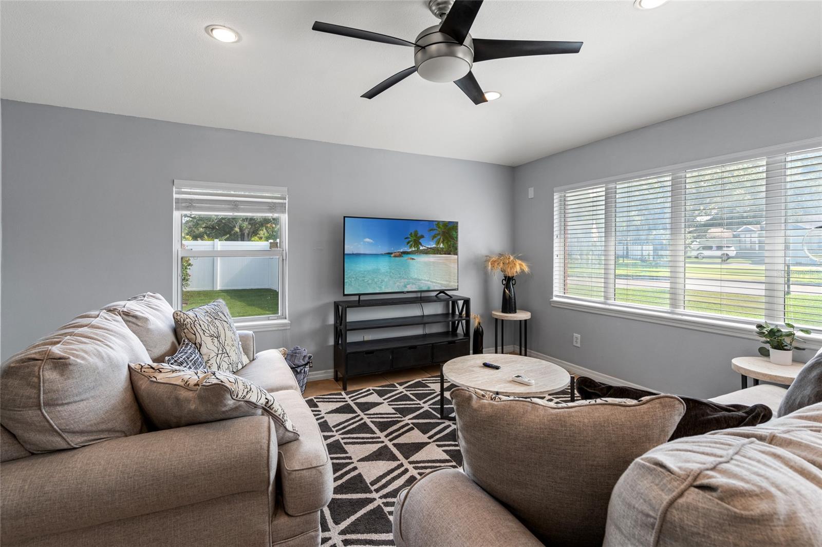 3625 W TAMPA CIR, TAMPA, FL, 33629