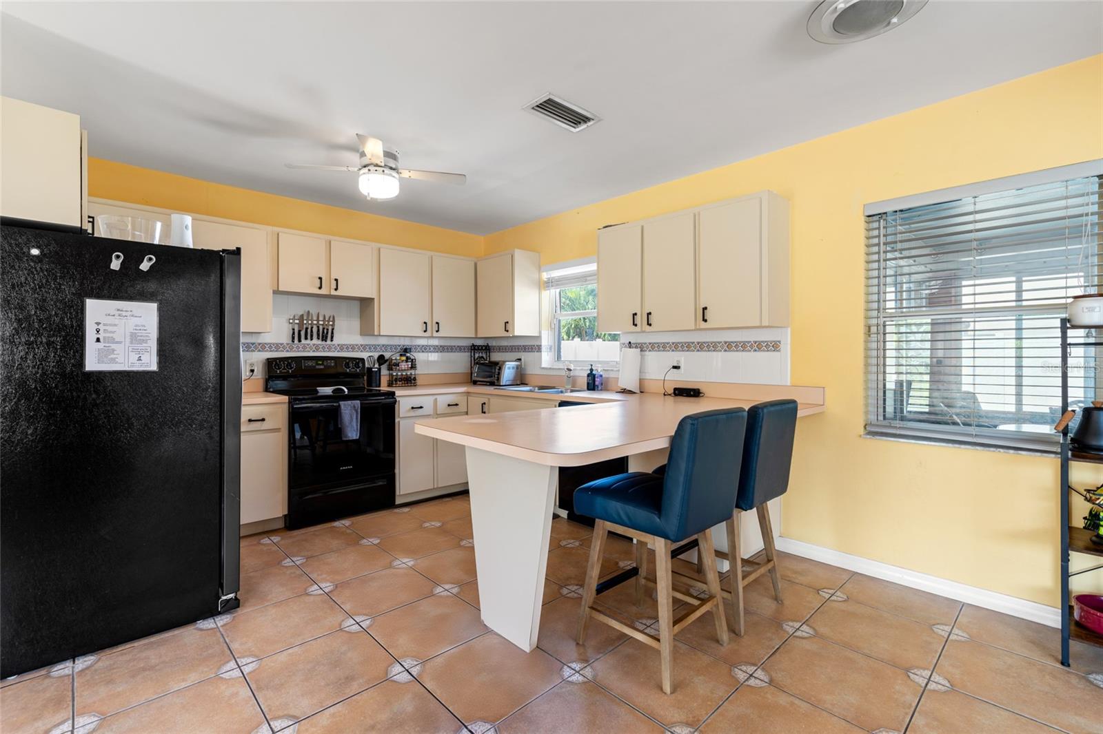 3625 W TAMPA CIR, TAMPA, FL, 33629
