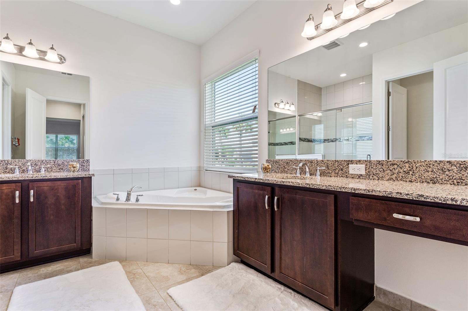 4888 SEVILLA SHORES DR, WIMAUMA, FL, 33598
