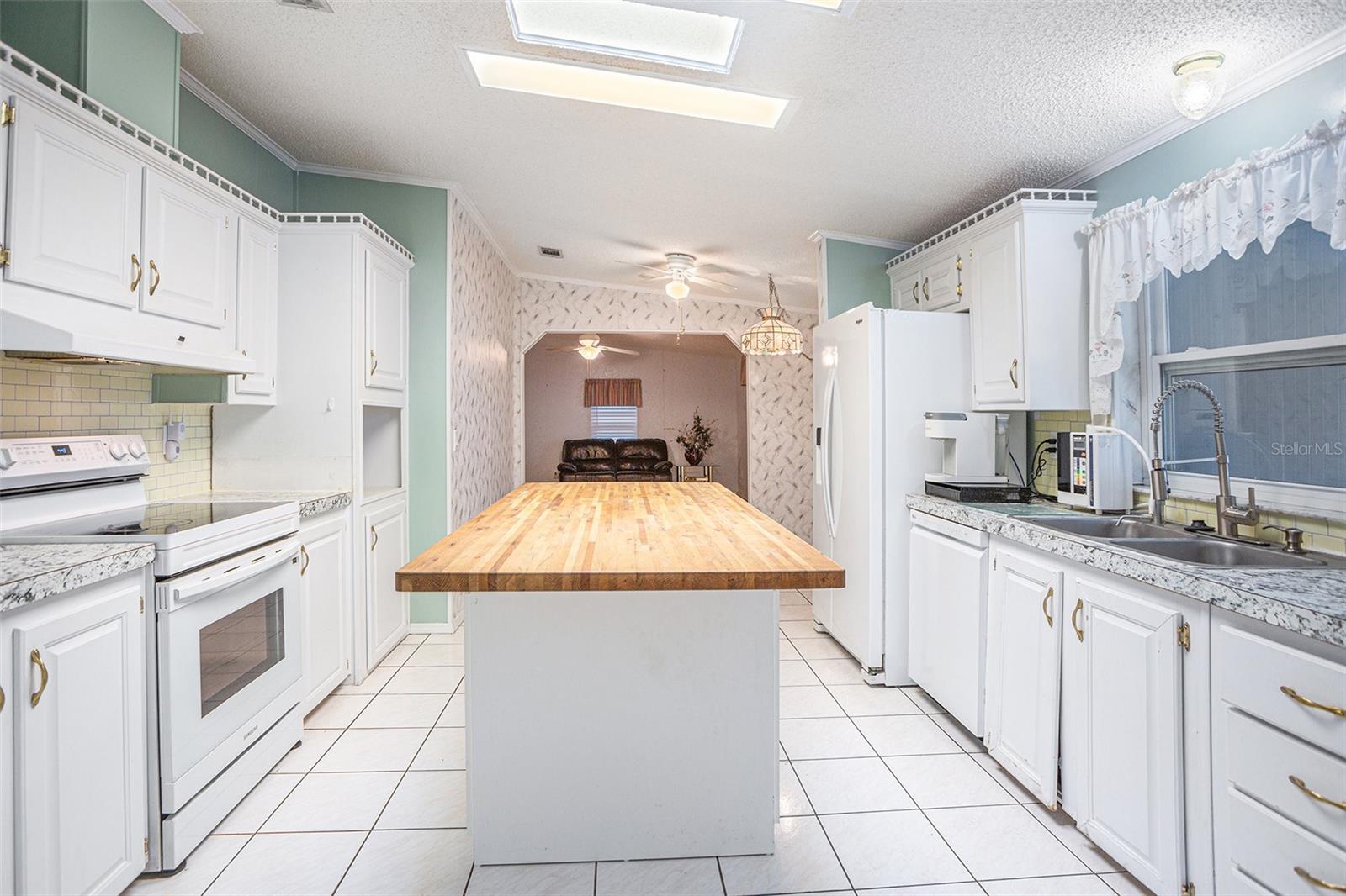 1001 STARKEY RD #427, LARGO, FL, 33771