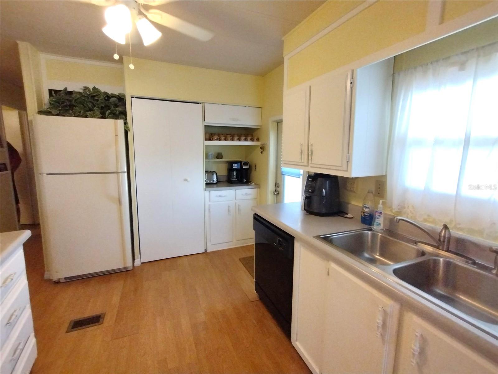 82203 F ST N #203, PINELLAS PARK, FL, 33781