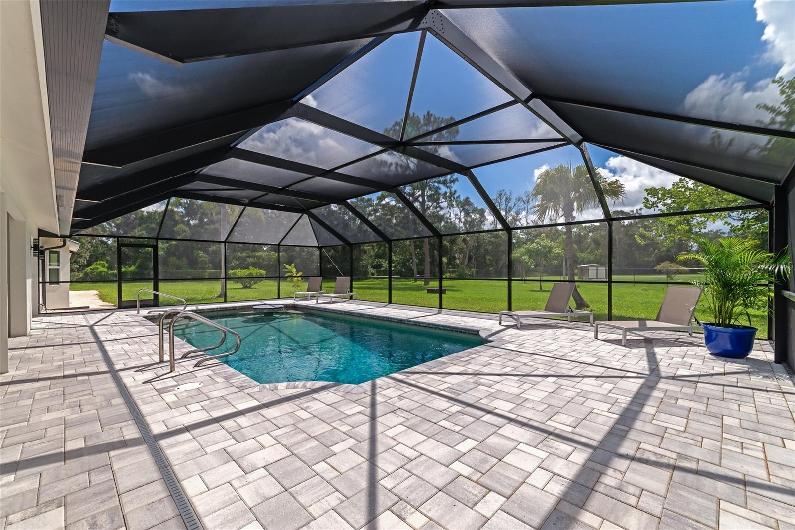 A4620866 Property Photo