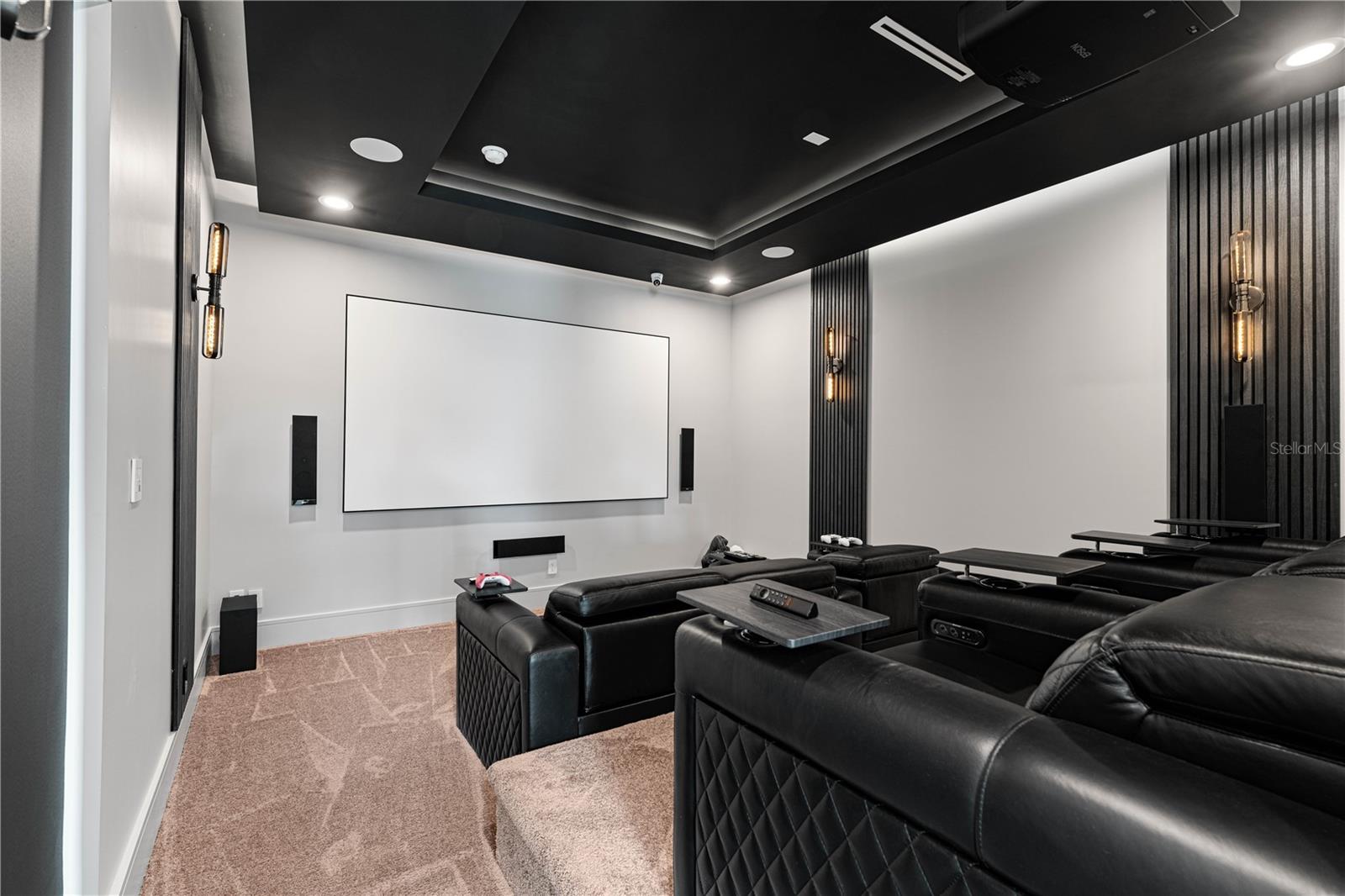 U8254306 Property Photo