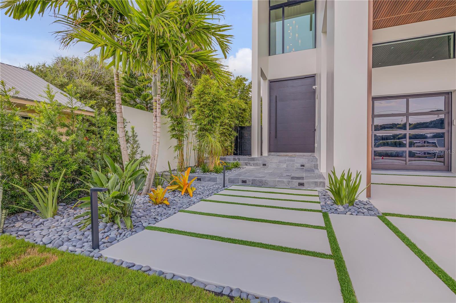 1194 N PENINSULA AVE, NEW SMYRNA BEACH, FL, 32169