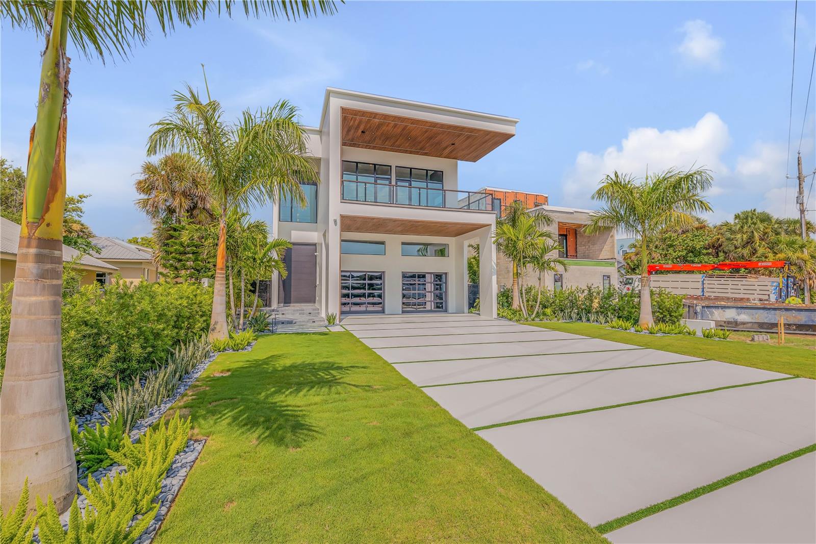 1194 N PENINSULA AVE, NEW SMYRNA BEACH, FL, 32169