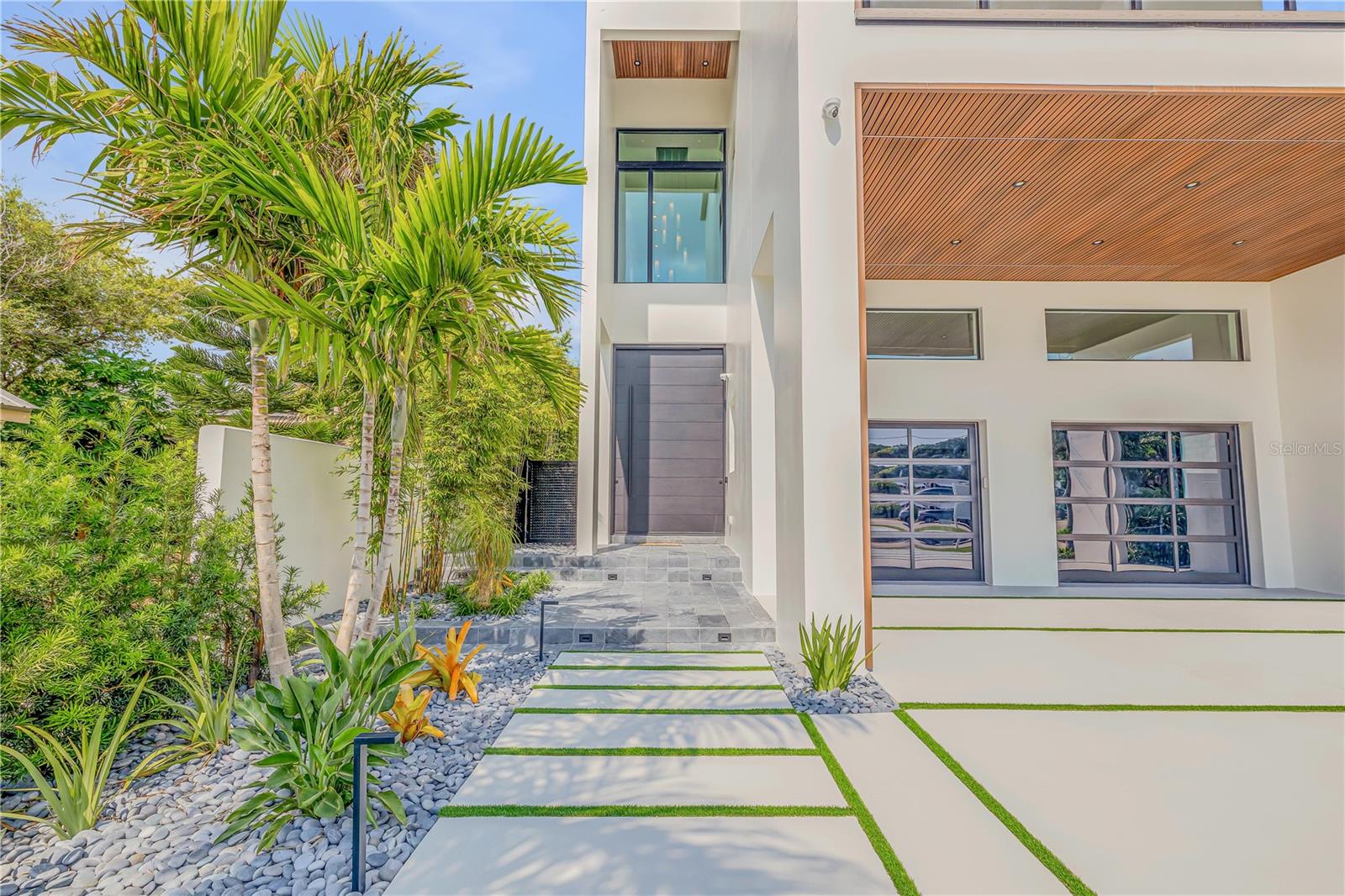 1194 N PENINSULA AVE, NEW SMYRNA BEACH, FL, 32169